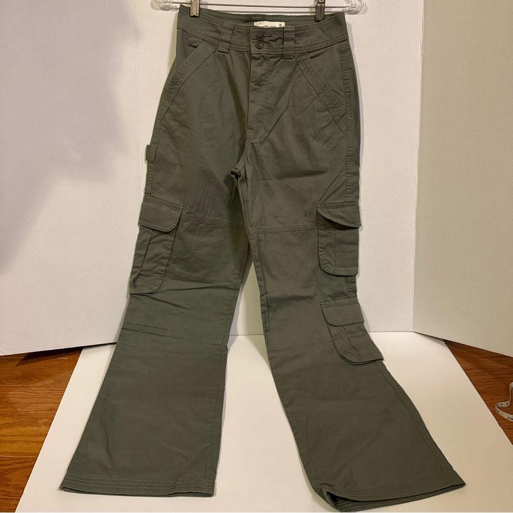 NWOT Abercrombie & Fitch Women’s Relaxed Army Green Cargo Pants 25/0R - Picture 3 of 10